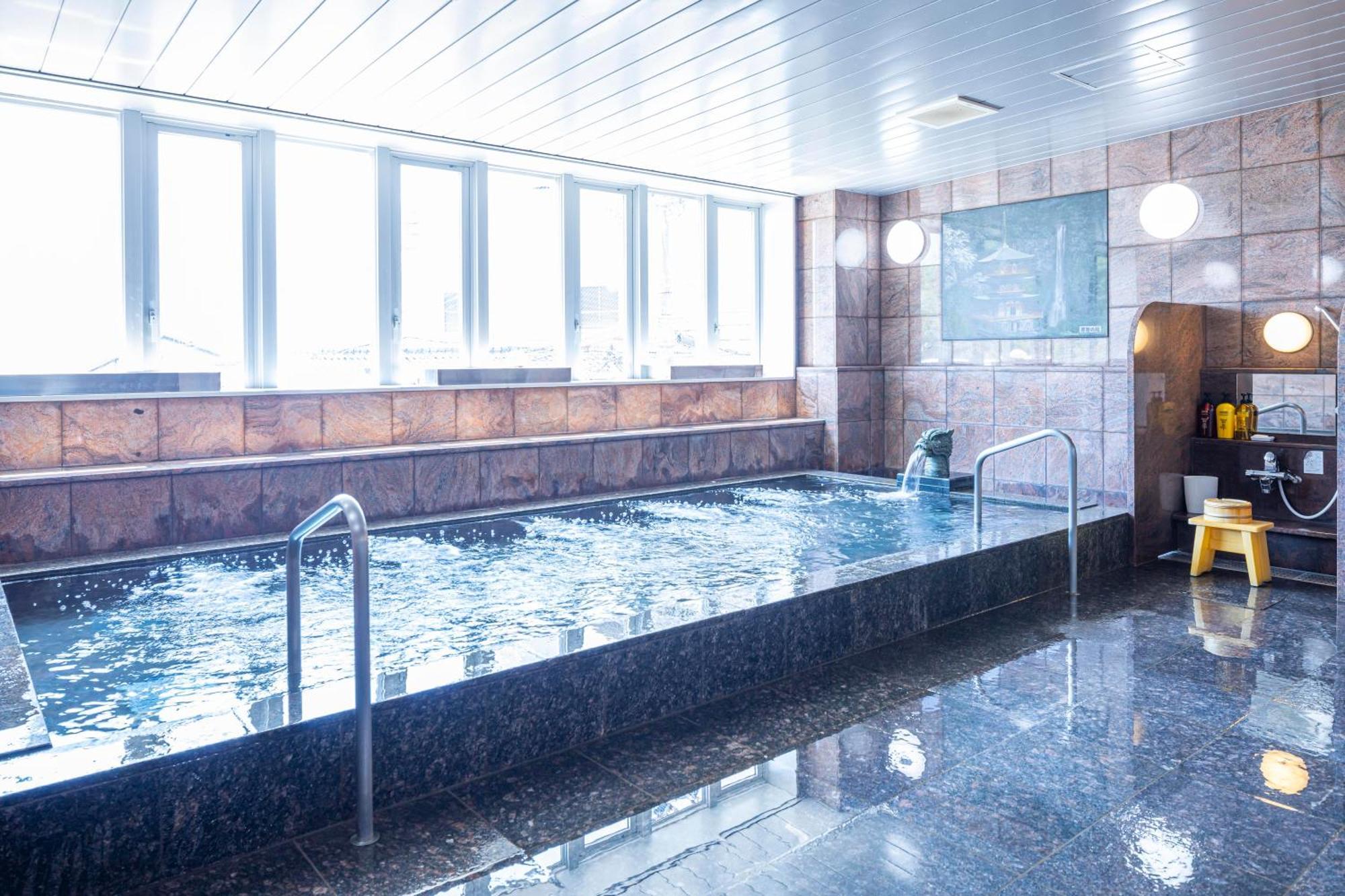 Hotel New Palace Singu Kültér fotó